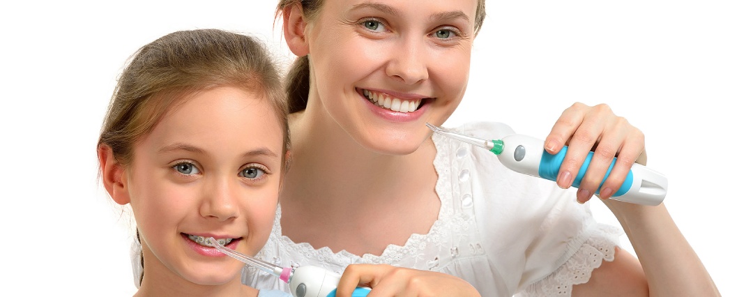 Профессиональная чистка зубов и полости рта в домашних условиях, возможно ли это?